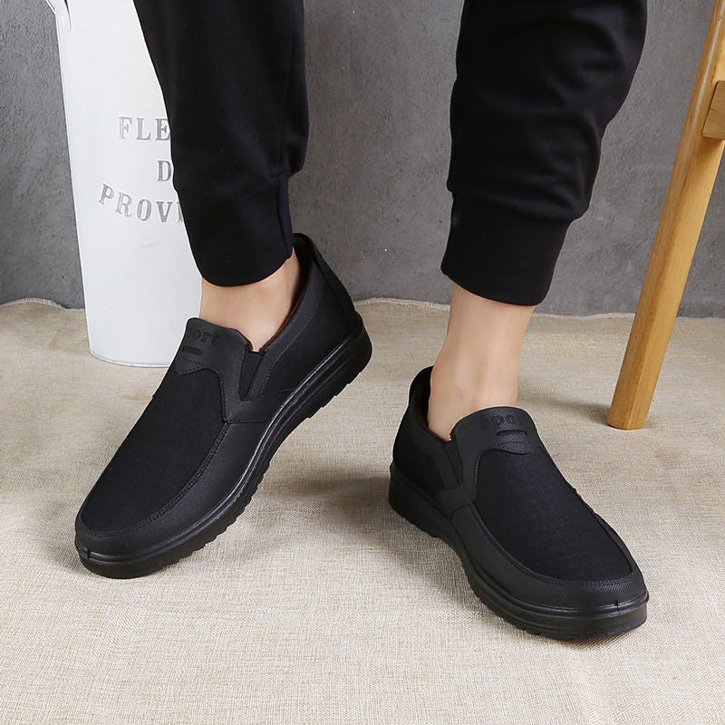 Four seasons new men's casual cloth shoes cover feet breathable dad shoes non-slip ultra-light middle-aged and elderly dad shoes