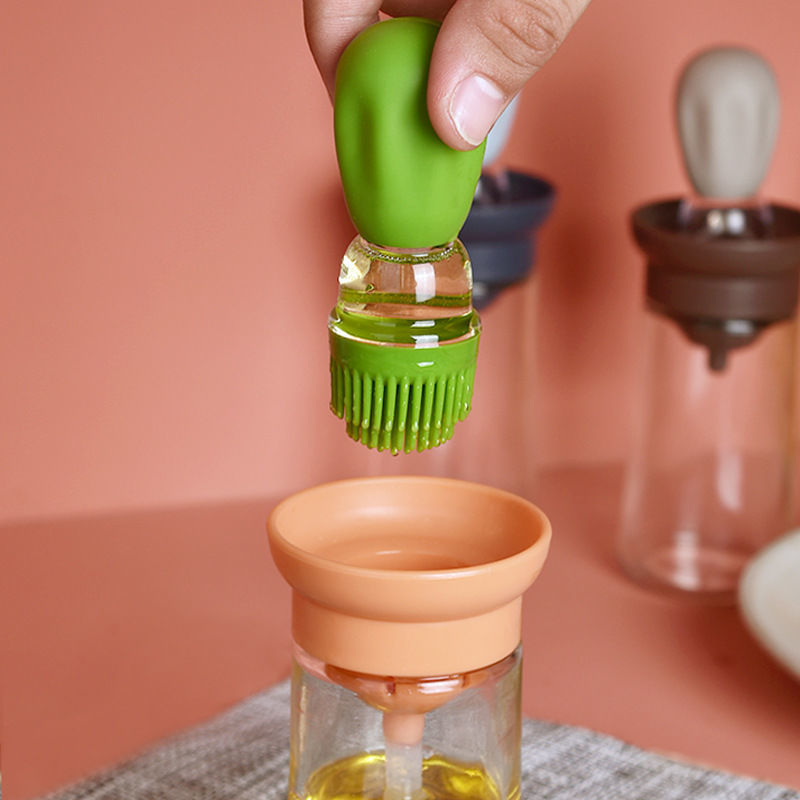 Oil pot brush kitchen silicone oil bottle brush household brush oil bottle quantitative brush oil barbecue brush creative glass brush oil pot