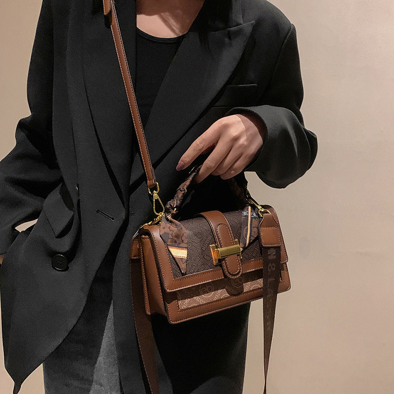 High-quality textured embossed bag for women 2024 new style trendy small square bag for women versatile ins shoulder messenger bag
