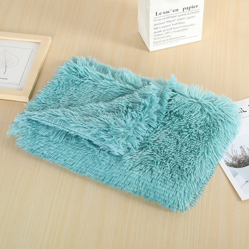 Thick pet blanket, warm cat and dog plush kennel mat, soft pet bedding, plush pet blanket